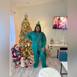 Two-piece plus size pleaded set